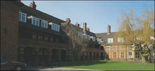 Meadway Court e